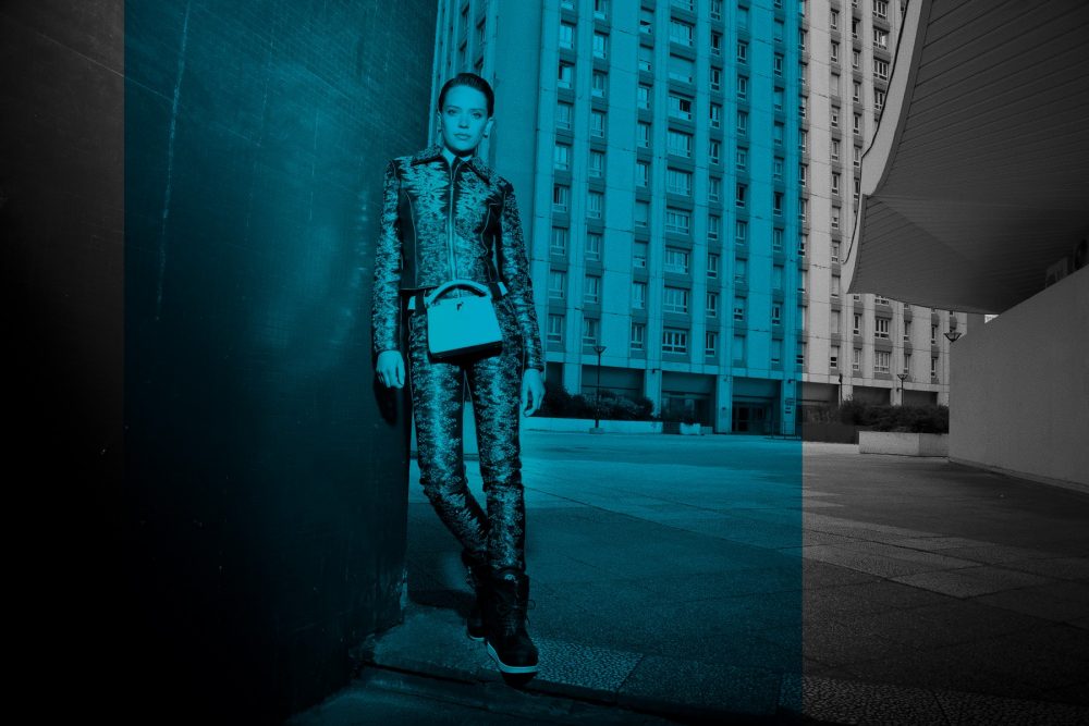 SHES-LOST-CONTROL-Fashion-location-5